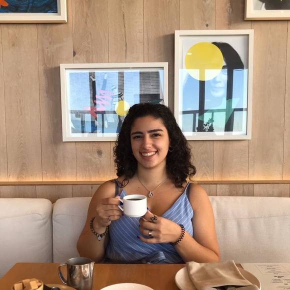 Meet your Posher, Daniella - Picture 1 of 1